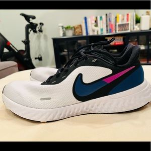NIKE revolution 5 running shoe